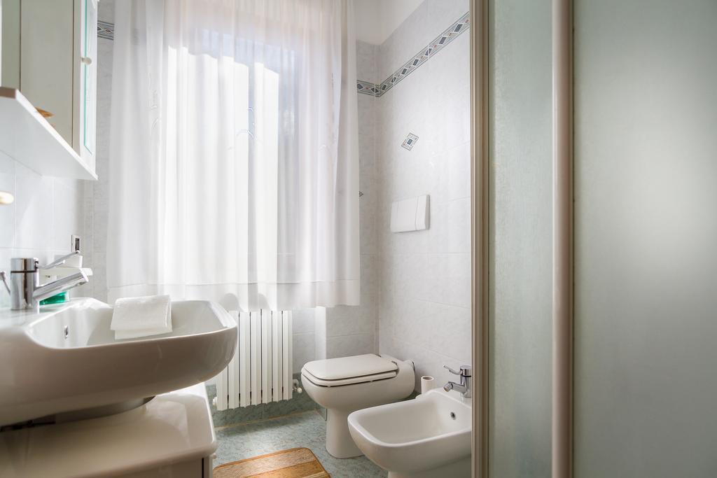 Villino Miralago Torno Room photo